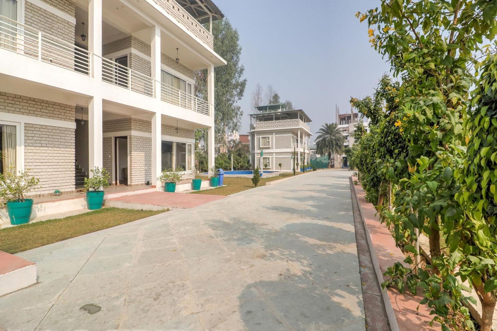Townhouse Amaraa Farms Near Lulu Hypermarket Lucknow Exterior photo