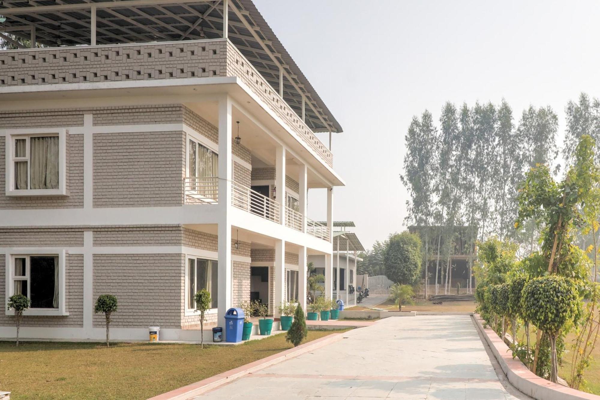 Townhouse Amaraa Farms Near Lulu Hypermarket Lucknow Exterior photo