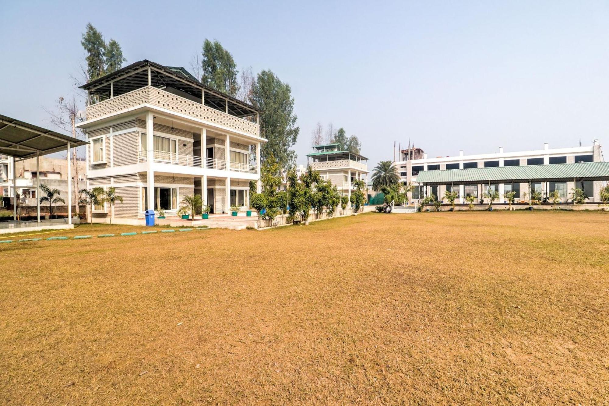 Townhouse Amaraa Farms Near Lulu Hypermarket Lucknow Exterior photo